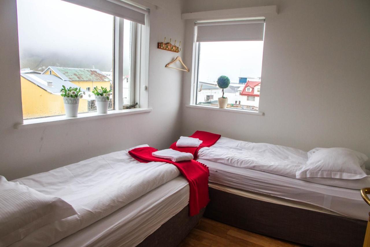 Guesthouse Sunnuhóll Vestmannaeyjar Exterior foto