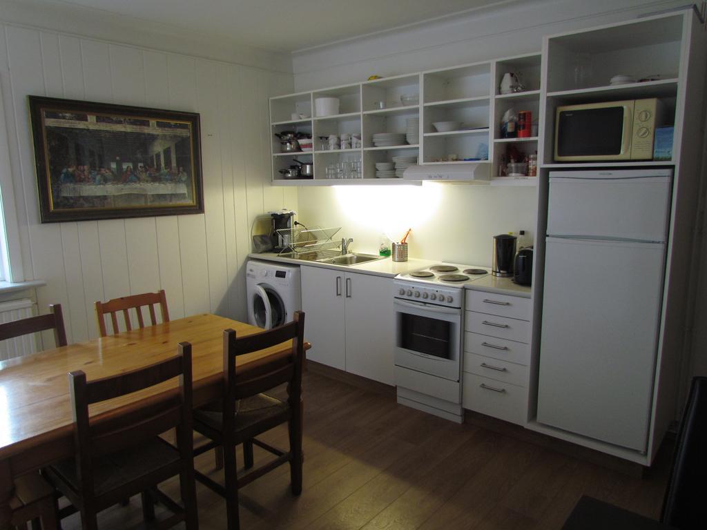 Guesthouse Sunnuhóll Vestmannaeyjar Exterior foto